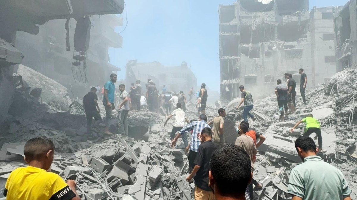 Gazze’de İsrail’in düzenlediği saldırı sonucu 10 Filistinli hayatını kaybetti